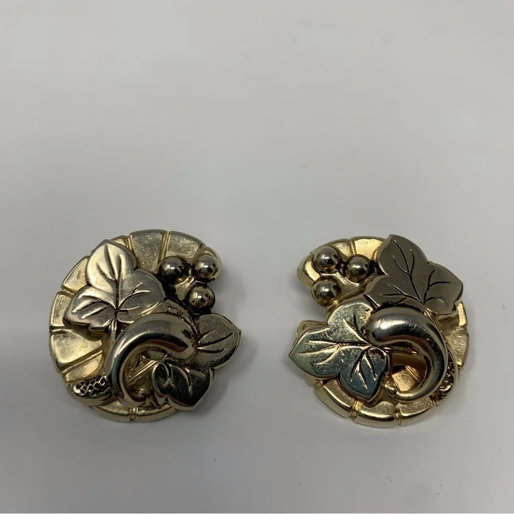 Vintage Cornucopia Floral and Leaf Inspired Gold Tone Clip On Earrings